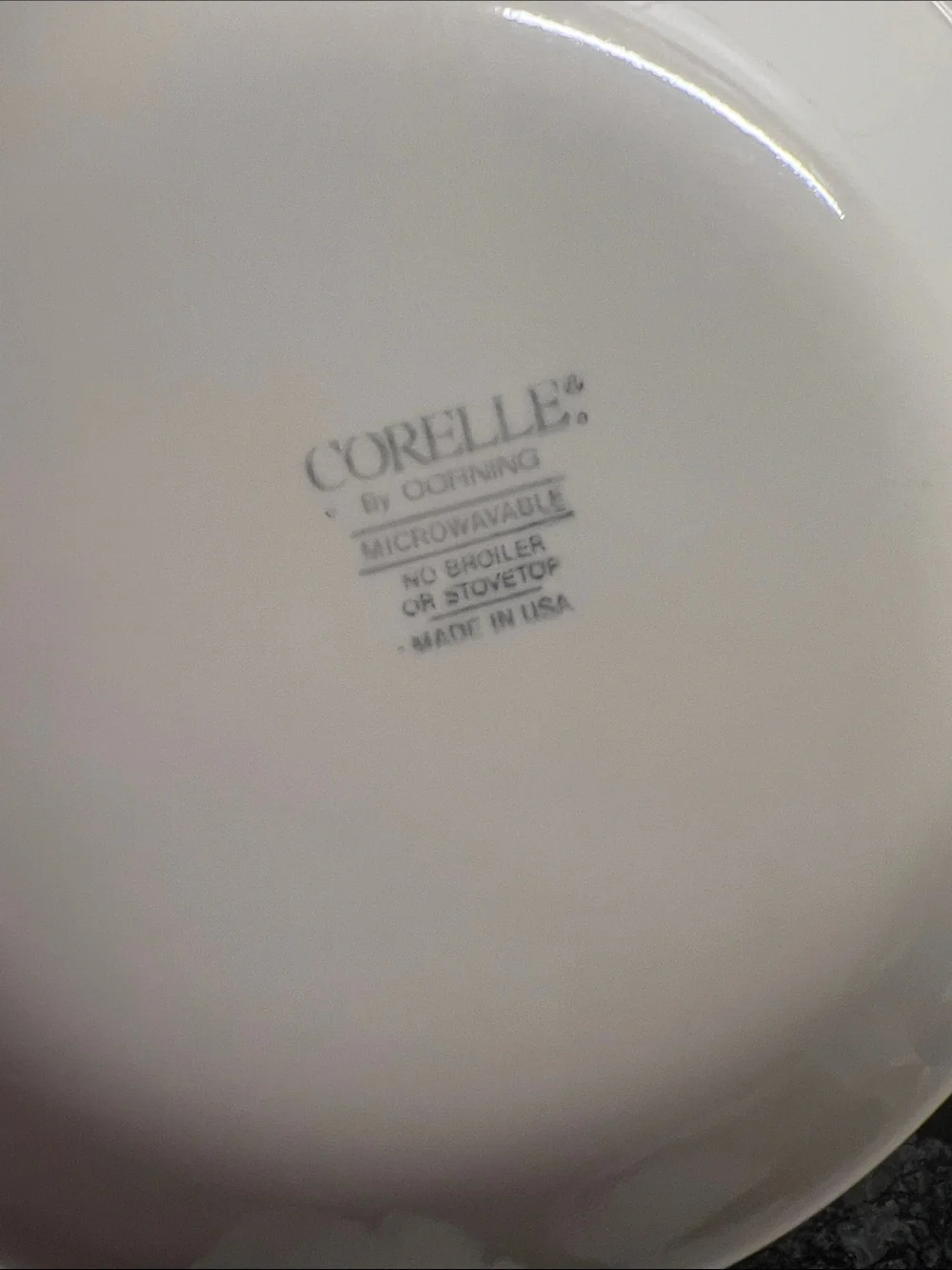 4 Corelle FOREVER YOURS  Ceramic Salad Plates with Pink Heart Border. Like new